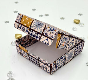 Arabesque design pattern favour boxes